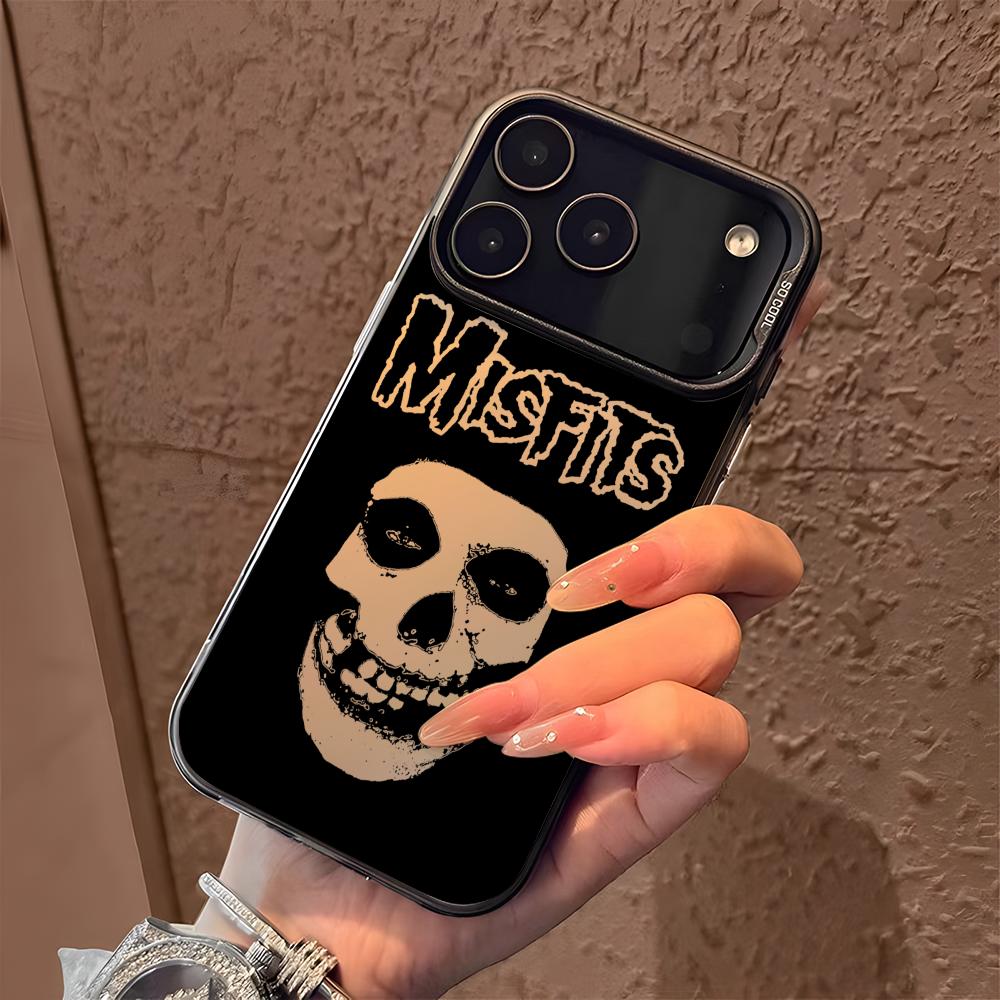 Etui na telefon Misfits do iPh – Apple Iphone 16 recenzja i cena
